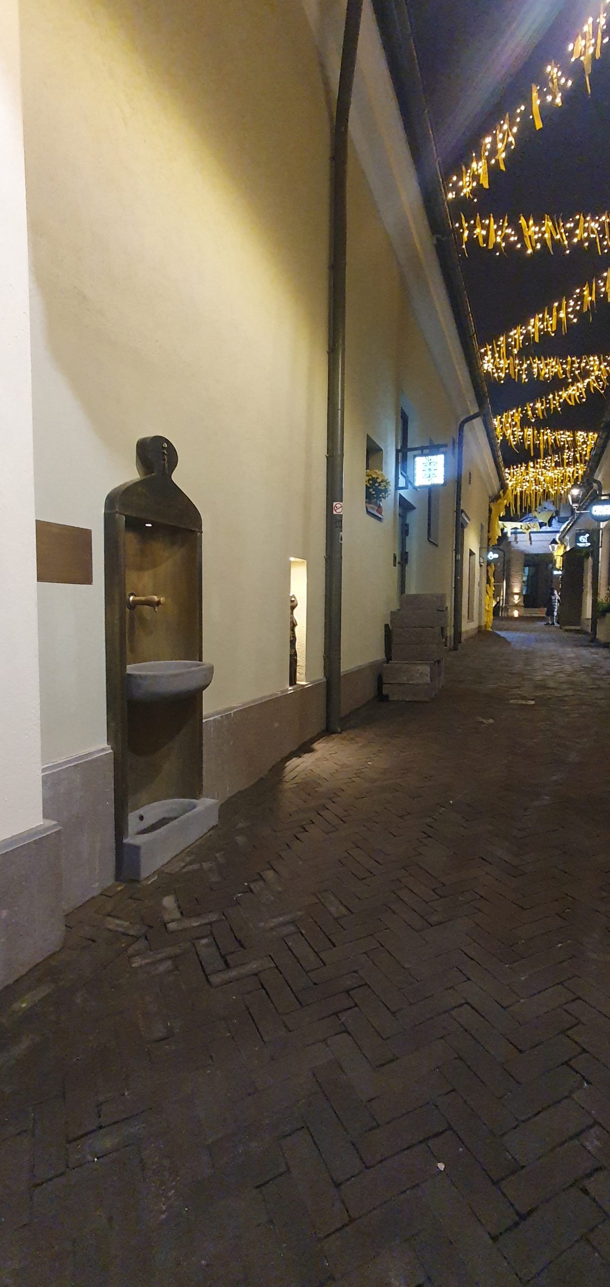 20221130_183444-scaled-1